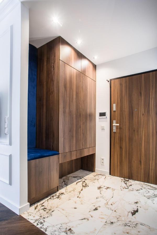 カトヴィツェLuksusowy Apartament Przy Filharmoniiアパートメント エクステリア 写真